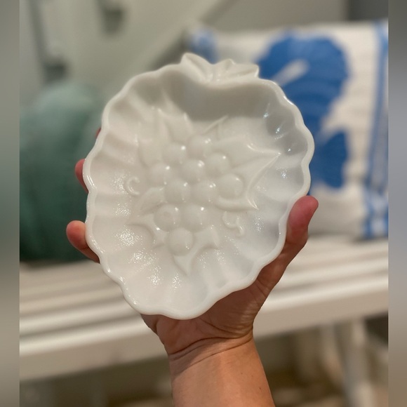 White Glass Dish Indiana Vintage Milk Glass Colony Harvest Grapes Set Of 3 MCM - Picture 8 of 13